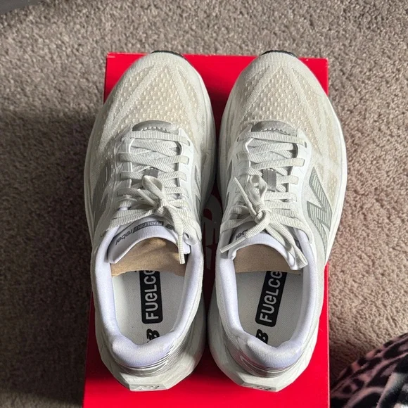 New Balance FuelCell Rebel v5 - Picture 2 of 3